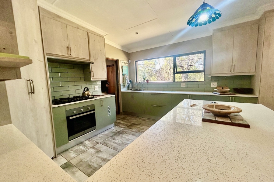 6 Bedroom Property for Sale in Melodie North West